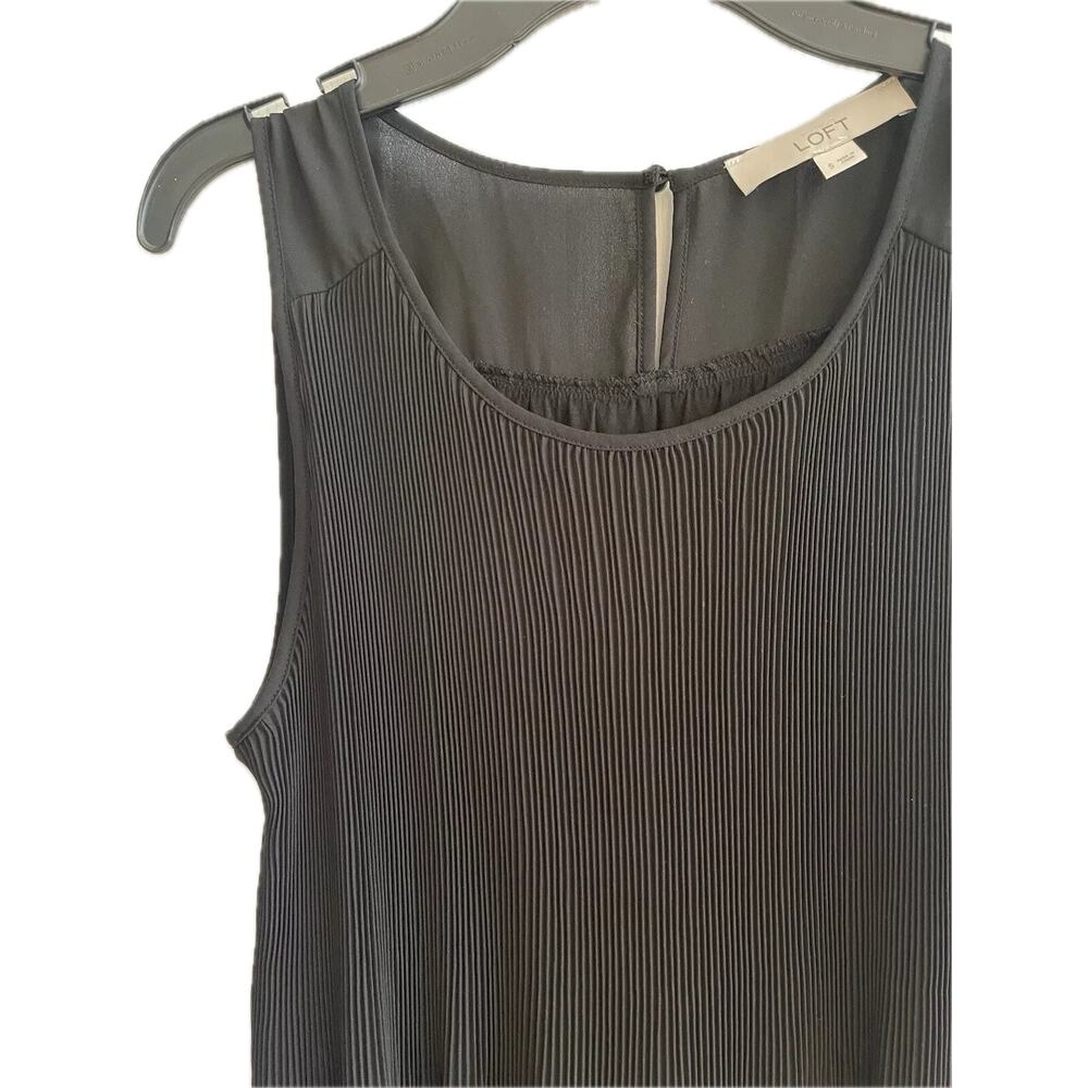 LOFT Pleated Flowy Black Sleeveless Tank Blouse Size Small - Picture 4 of 13